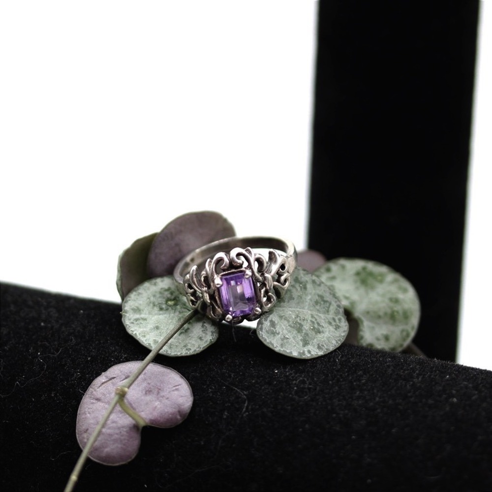 Vintage Sterling Silver Amethyst Filigree Ring Emerald Cut Gothic Scroll Sz 6.5 - Picture 2 of 9
